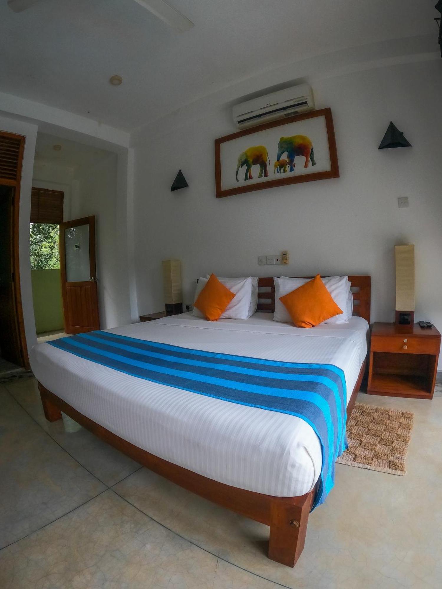 Hotel Athgira Udawalawe Exteriér fotografie